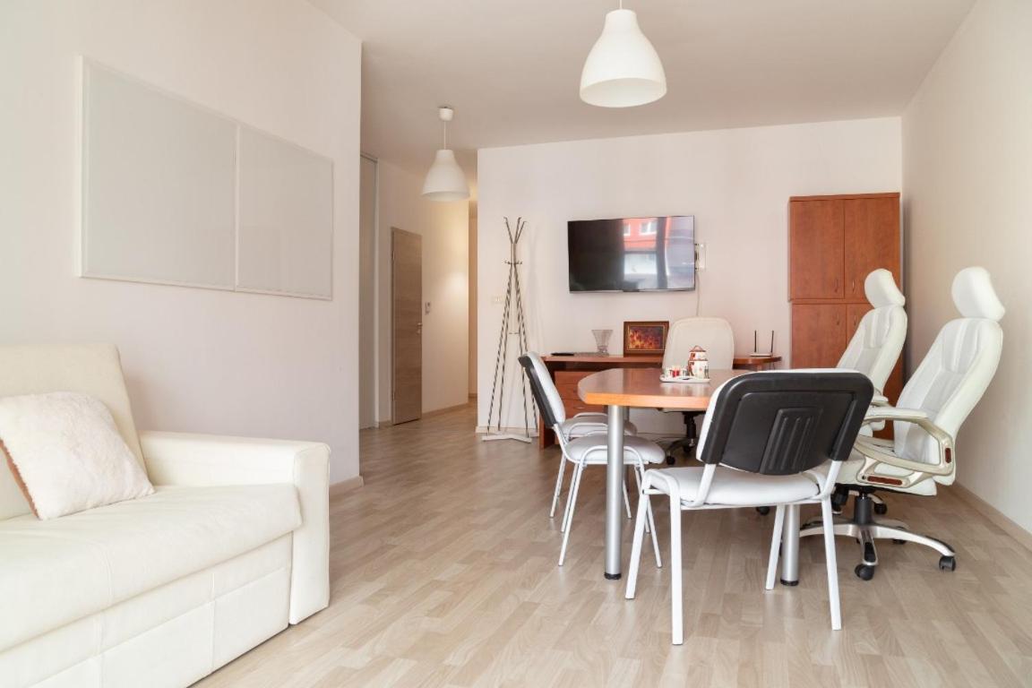 Great Tourist And Business Near Center * Pressburg