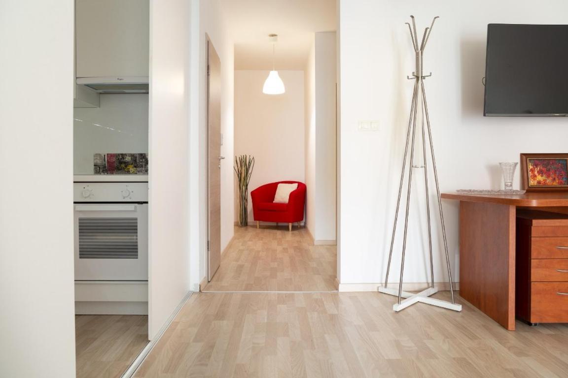 Great Tourist And Business Near Center Apartment *
